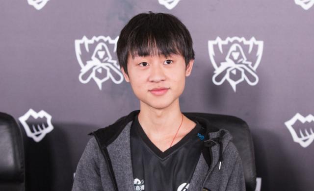 英超：曼联客场2-1击败莱斯特城